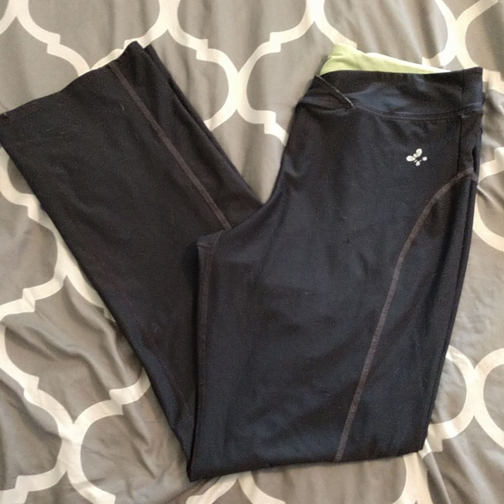 Old Navy yoga pants